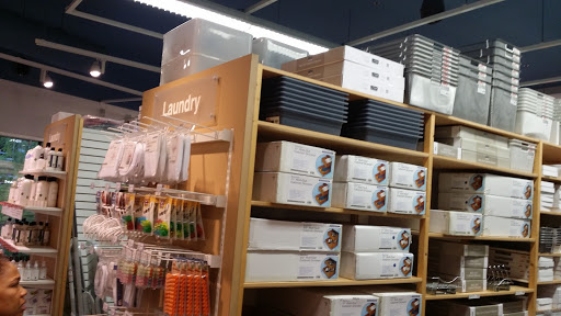 Furniture Store «Crate and Barrel», reviews and photos, 2800 Clarendon Blvd, Arlington, VA 22201, USA