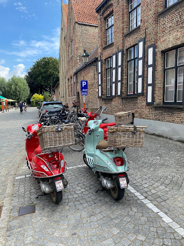 Vespa Trip Brugge - Reisbureau