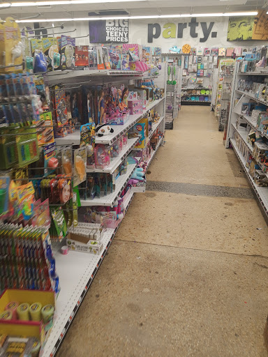 Variety Store «Five Below», reviews and photos, 6198 Little River Turnpike, Alexandria, VA 22312, USA