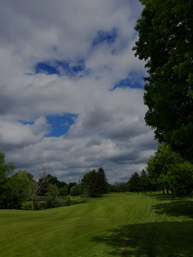 Golf Club «Pines Golf Club & Restaurant», reviews and photos, 1319 N Millborne Rd, Orrville, OH 44667, USA