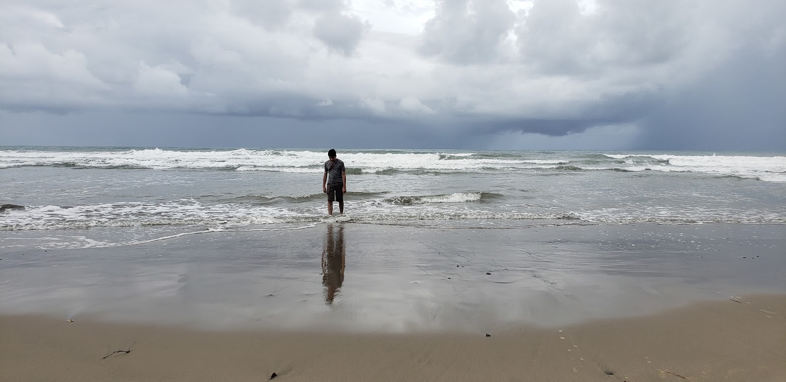 Juan Hombron Beach'in fotoğrafı çok temiz temizlik seviyesi ile