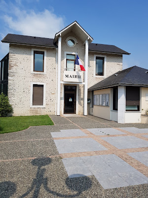 Mairie à Rontignon