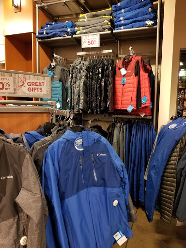 Sportswear Store «Columbia Sportswear Outlet Store at Prime Outlets Grove City», reviews and photos, 1911 Leesburg Grove City Rd #445, Grove City, PA 16127, USA