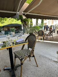 Atmosphère du Restaurant du Parc à Fontaine-de-Vaucluse - n°1