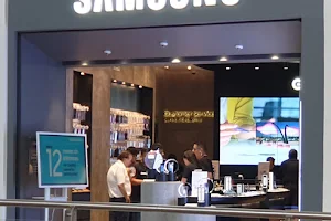 Samsung Store | Plaza Ciudad Jardín image