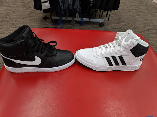 Shoe Store «Famous Footwear», reviews and photos, 13768 W Bell Rd, Surprise, AZ 85374, USA