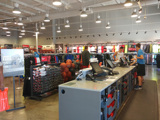Clothing Store «Nike Factory Store», reviews and photos, 243 Tanger Dr Suite 243, Williamsburg, IA 52361, USA