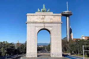 Arco de la Victoria image