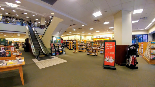 Book Store «Barnes & Noble», reviews and photos, 1 Levee Way, Newport, KY 41071, USA