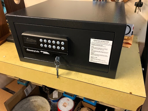 Locksmith «Howard Safe & Lock Co», reviews and photos, 826 E 14th St, Houston, TX 77009, USA