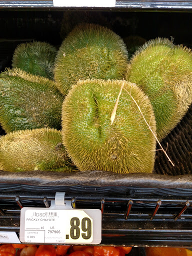 Grocery Store «J & J Foods», reviews and photos, 1075 Jesse Jewell Pkwy, Gainesville, GA 30501, USA