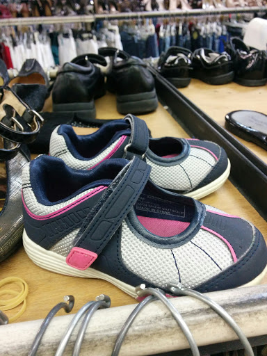 Thrift Store «Sun Thrift Store», reviews and photos, 8800 Foothill Blvd, Sunland-Tujunga, CA 91040, USA