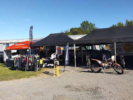 Photo 2 - GARAGE CHAMPION