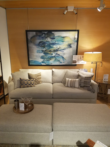 Furniture Store «Crate and Barrel», reviews and photos, 646 N Michigan Ave, Chicago, IL 60611, USA
