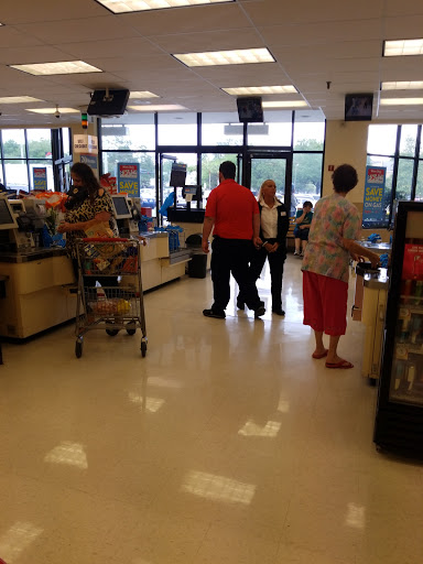 Grocery Store «Winn-Dixie», reviews and photos, 580 S Marion Ave, Lake City, FL 32055, USA