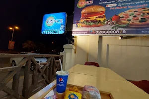 Prince Burger image
