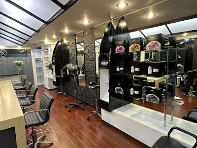TAUBY Hervé Créateur Coiffeur (Ornano Gavinies Bordeaux) à Bordeaux