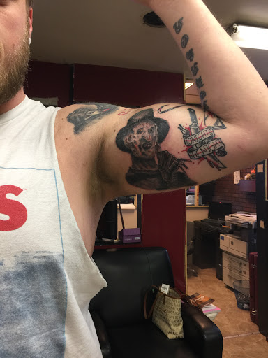 Tattoo Shop «Body Taggers Tattoo Company», reviews and photos, 122 E Main St, Gas City, IN 46933, USA