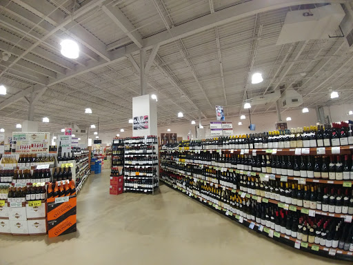 State Liquor Store «NH Liquor & Wine Outlet», reviews and photos, 92 Cluff Crossing Rd, Salem, NH 03079, USA