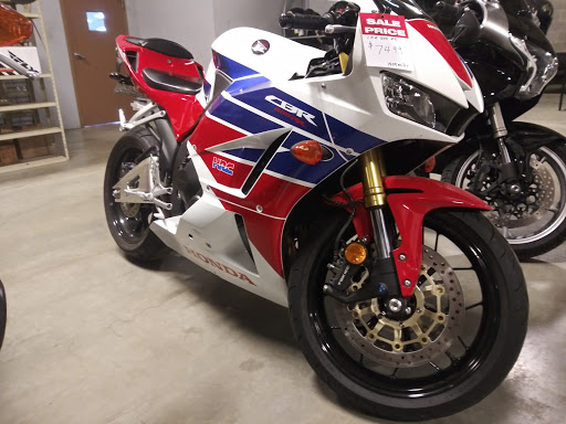 Motorcycle Dealer «Station Park Honda Powersports & RV center», reviews and photos, 830 S 9th St, Louisville, KY 40203, USA