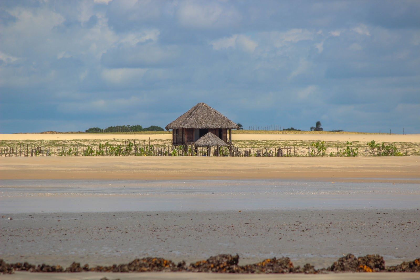 Photo of Caraubas Beach amenities area