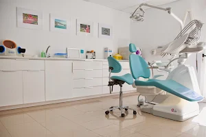 Clinica Dental Araque image
