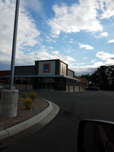 Supermarket «ALDI», reviews and photos, 2155 Haggerty Rd, Commerce Charter Twp, MI 48390, USA