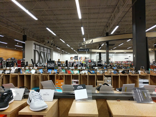 Shoe Store «DSW Designer Shoe Warehouse», reviews and photos, 290 S Broadway, Salem, NH 03079, USA