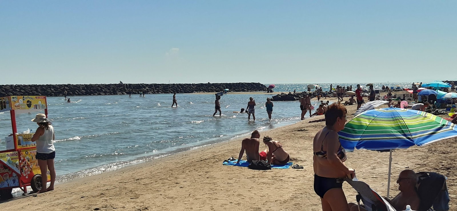 Foto af Richelieu strand - populært sted blandt afslapningskendere