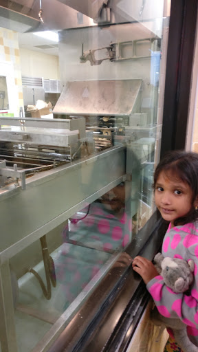 Bakery «Krispy Kreme Doughnuts», reviews and photos, 2146 Leghorn St, Mountain View, CA 94043, USA