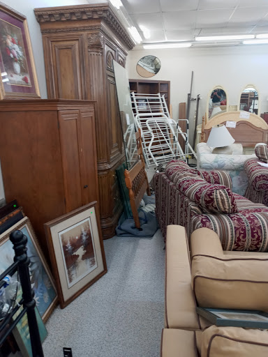 Thrift Store «Gulfside Hospice Thrift Shoppe», reviews and photos, 36524 FL-54, Zephyrhills, FL 33542, USA