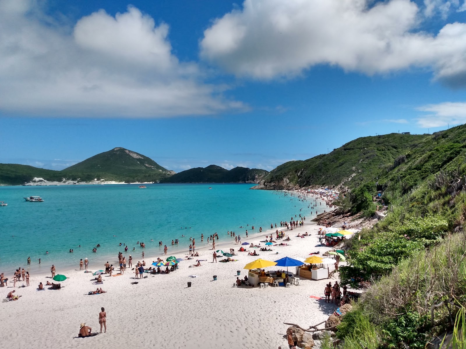 Fotografija Plaža Pontal do Atalaia z prostorna obala