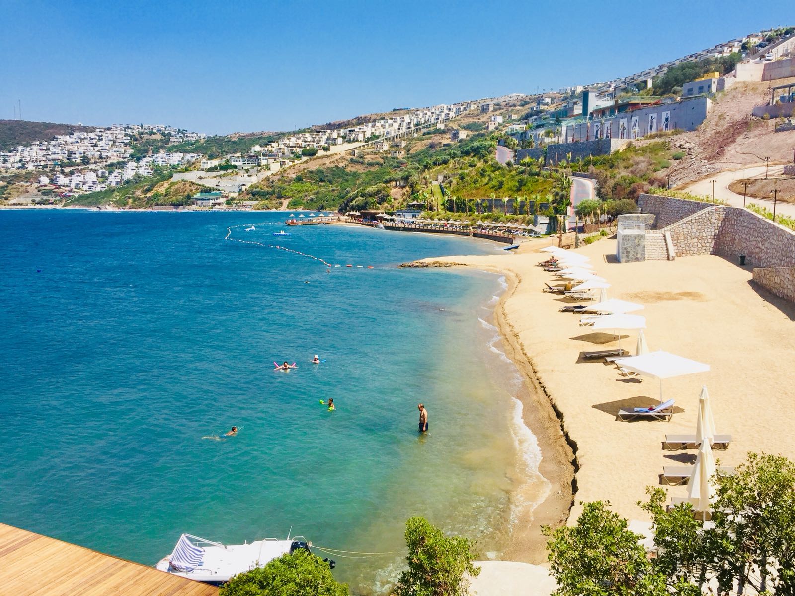 Fabay Homes Beach'in fotoğrafı geniş bir kıyı şeridi ile birlikte