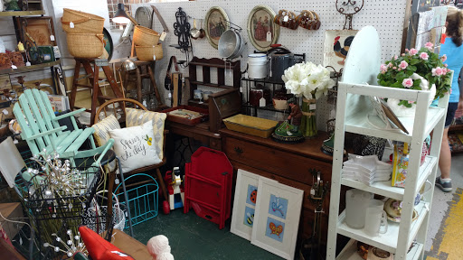 Flea Market «Unique Treasures Of Madison», reviews and photos, 1620 Athens Hwy, Madison, GA 30650, USA