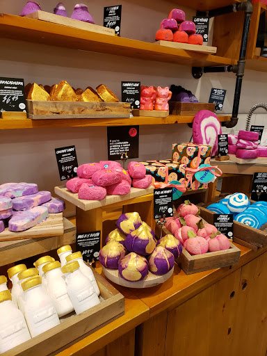 Cosmetics Store «Lush Cosmetics», reviews and photos, 21540 Hawthorne Blvd #414a, Torrance, CA 90503, USA