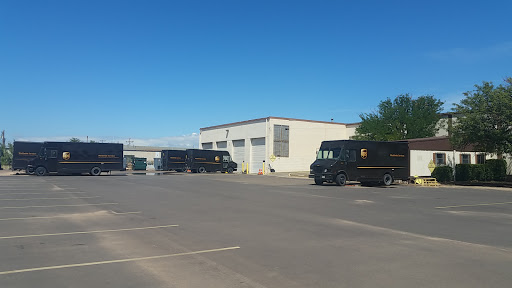 Shipping and Mailing Service «UPS Customer Center», reviews and photos, 515 E 44th St, Lubbock, TX 79404, USA