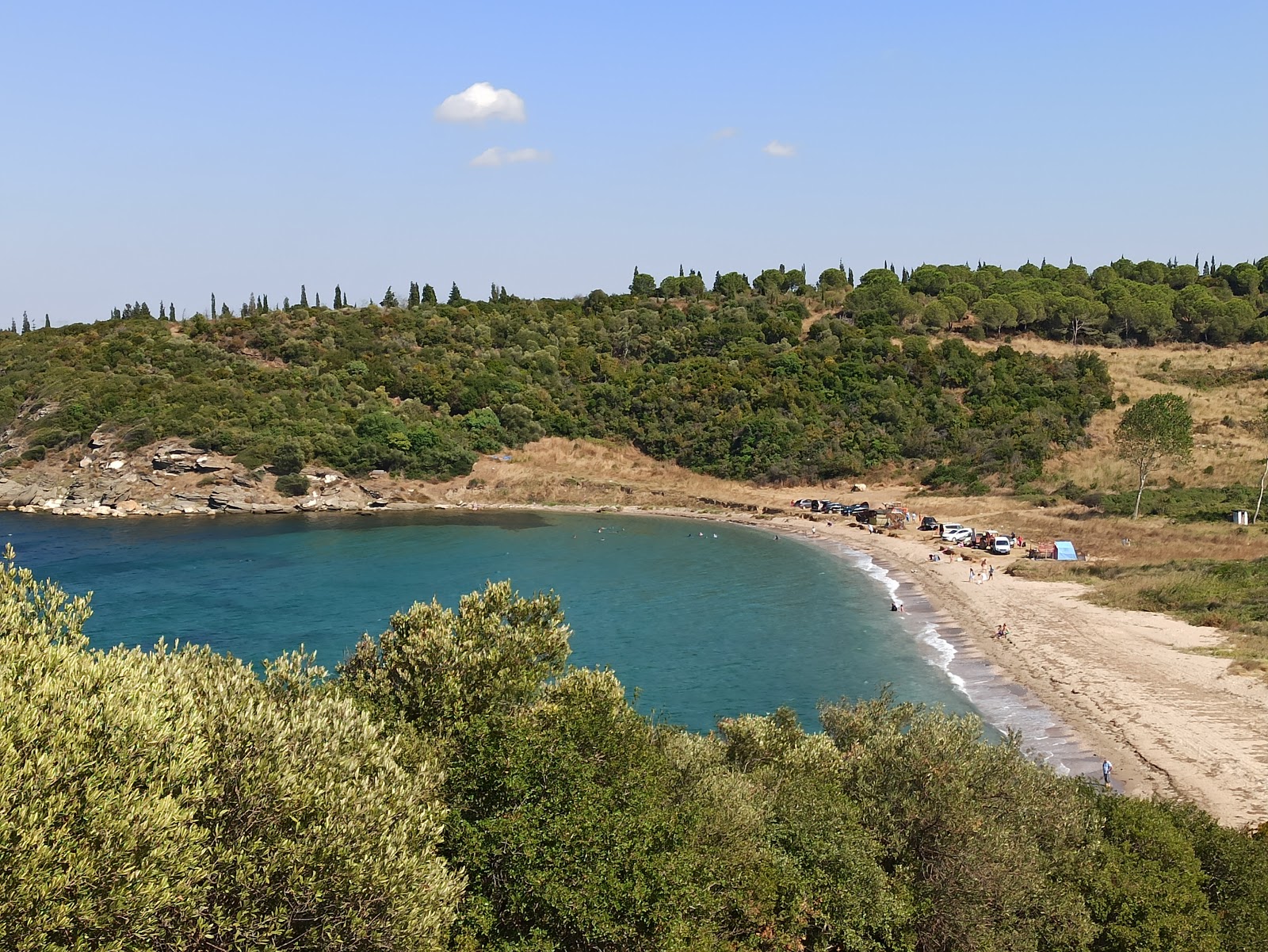 Foto di Kavaklik beach con una superficie del sabbia beige e ciottoli