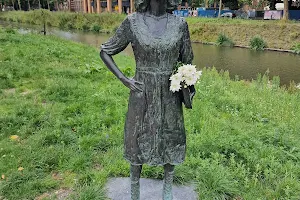 Truus van Lier sculpture image