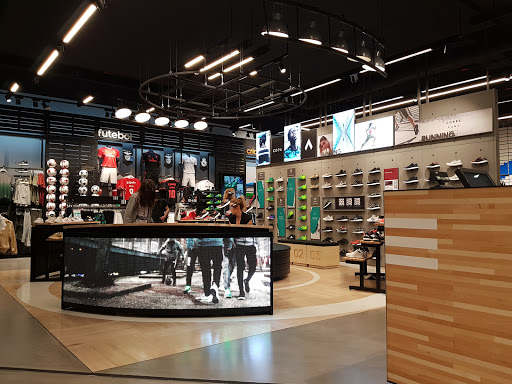 Adidas stores Oporto