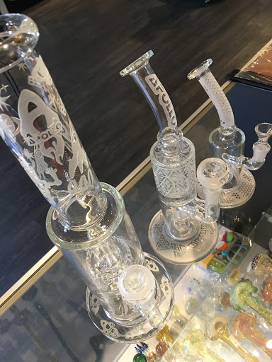 Tobacco Shop «Kush Cloud Smoke Shop», reviews and photos, 2118 W Busch Blvd, Tampa, FL 33612, USA