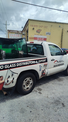 Auto Glass Shop «Experto Auto Glass», reviews and photos, 3205 E 10th Ave, Hialeah, FL 33013, USA