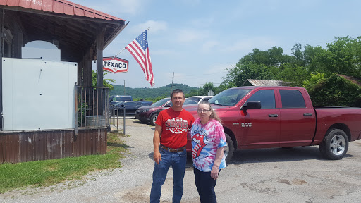 Restaurant «Old Delina Country Store», reviews and photos, 4397 John Barnes Rd, Cornersville, TN 37047, USA