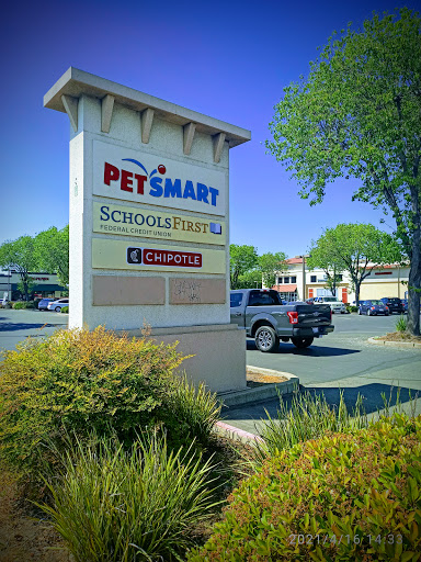 Pet Supply Store «PetSmart», reviews and photos, 865 Colusa Ave, Yuba City, CA 95991, USA