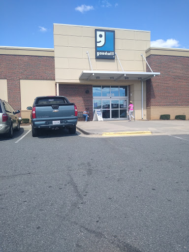 Thrift Store «Goodwill - University Pointe», reviews and photos, 5808 University Pointe Blvd, Charlotte, NC 28262, USA