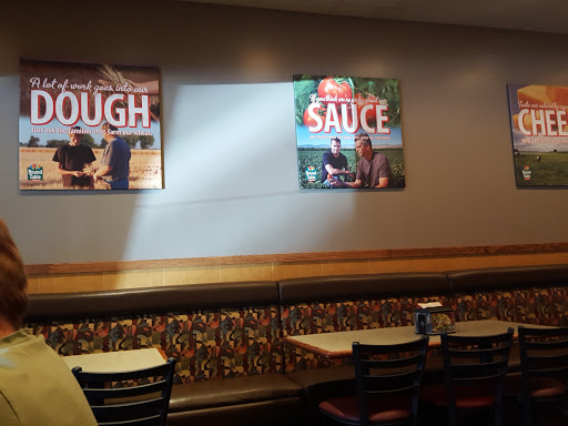 Pizza Restaurant «Round Table Pizza», reviews and photos, 1180 El Camino Ave #116, Corona, CA 92879, USA