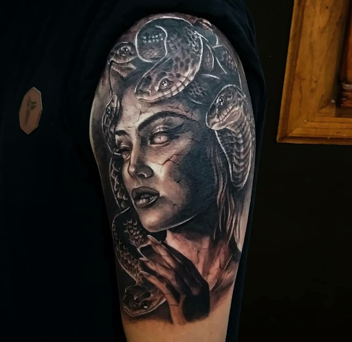 Tattoo Shop «Ink & Iron Custom Tattoo Studio», reviews and photos, 3700 N Cicero Ave, Chicago, IL 60641, USA