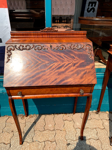Antique Furniture Store «Every Now & Then Antique Furniture Mall», reviews and photos, 430 W Benson St, Cincinnati, OH 45215, USA