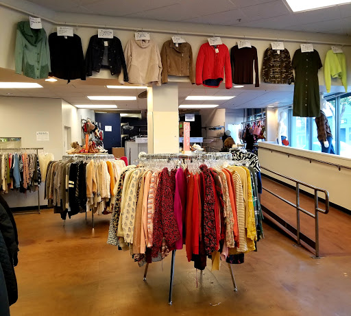 Used Clothing Store «Crossroads Trading Co», reviews and photos, 5901 College Ave, Oakland, CA 94618, USA