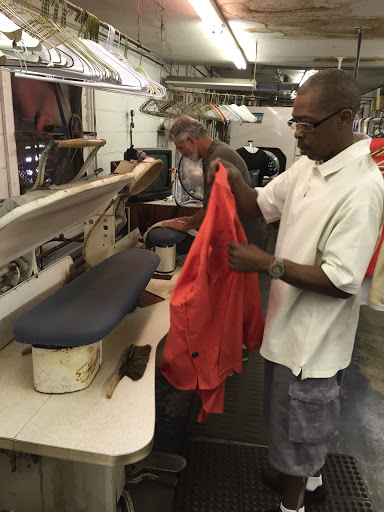 Dry Cleaner «Crossgate Cleaners», reviews and photos, 11718 Blue Ridge Blvd, Kansas City, MO 64134, USA