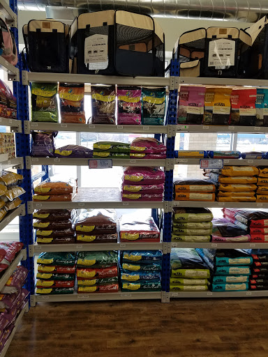 Pet Supply Store «Chow Hound Pet Supplies», reviews and photos, 7485 Cottonwood Dr, Jenison, MI 49428, USA